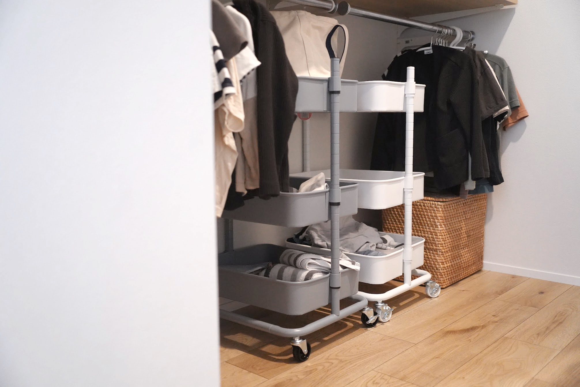 クローゼットに収納したお支度ワゴン